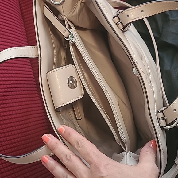 New no tags, gently used, excellent condition) Nine West woman bag - Picture 2 of 3